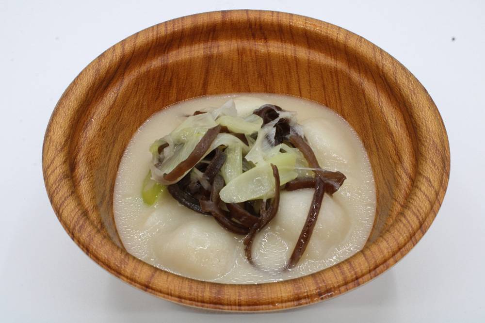 水餃子の白湯スープ