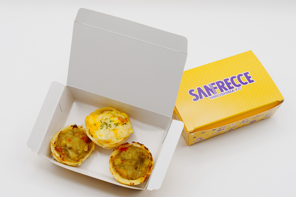 グリーンカレーとトマトベーススクランブルエッグのパイ仕立て