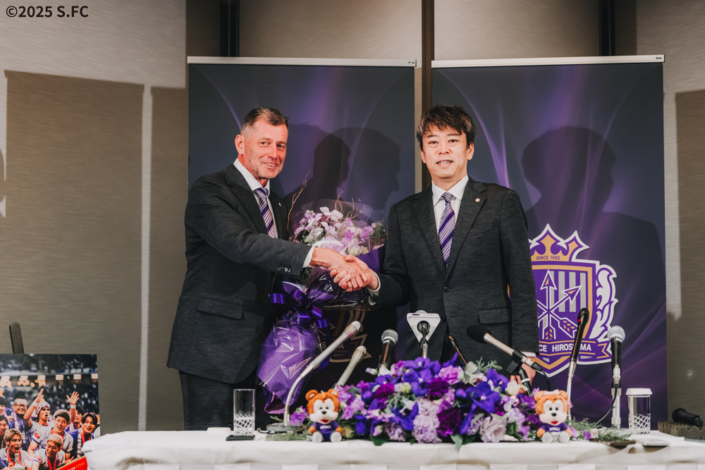 ミヒャエル・スキッベ監督退任会見