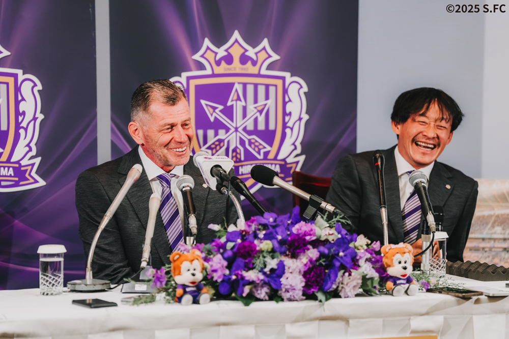 ミヒャエル・スキッベ監督退任会見