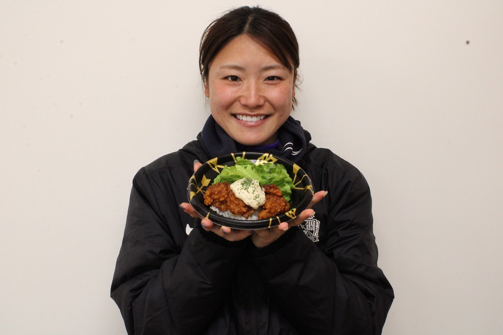 塩田満彩選手 『満彩が作りたかったからあげチキン南蛮丼！』