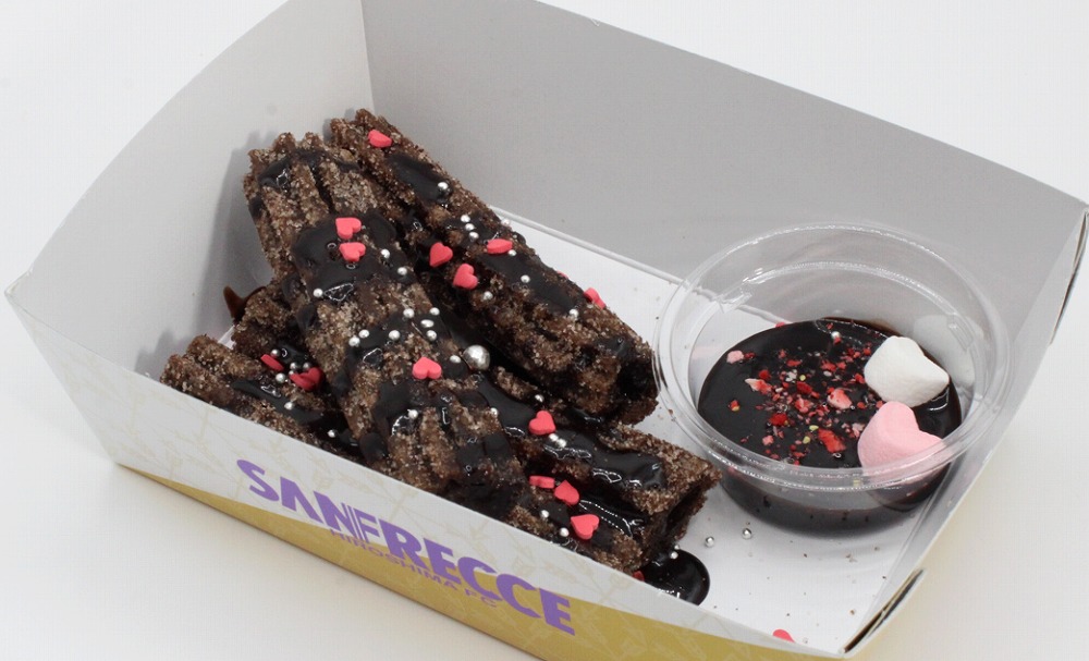 臼井利依選手『りえがチュロス うっチュロス』