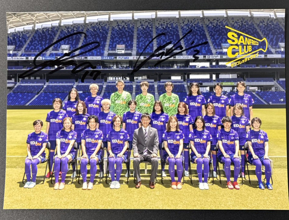 レジーナ選手直筆サイン入りパネル