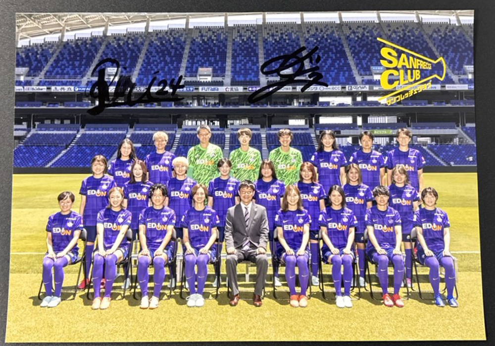 レジーナ選手直筆サイン入りパネル