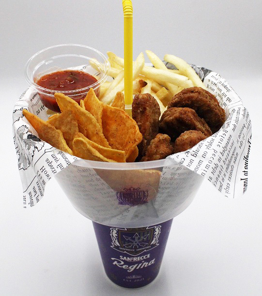 ①フライドポテト＋スパイシーナゲット＋ナチョス（サルサソース付き）