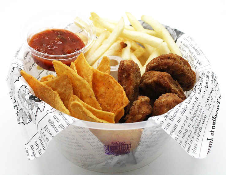 ①フライドポテト＋スパイシーナゲット＋ナチョス（サルサソース付き）