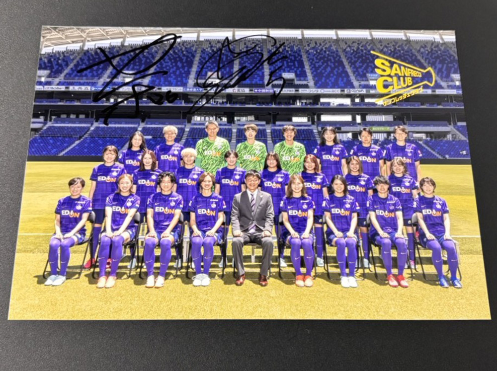 レジーナ選手直筆サイン入りパネル