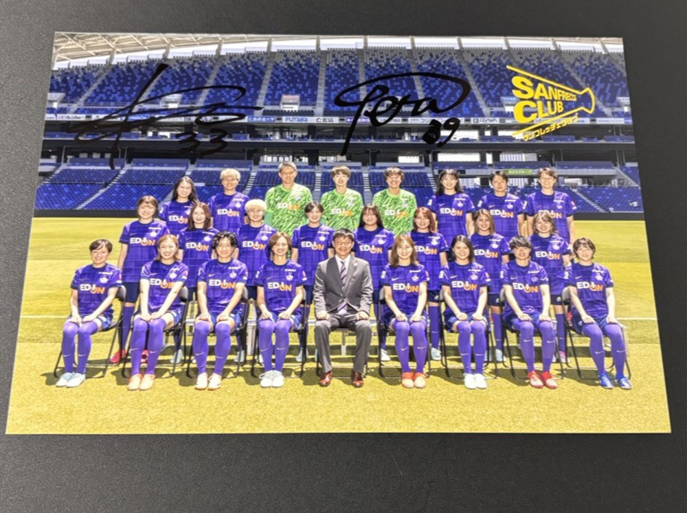 レジーナ選手直筆サイン入りパネル