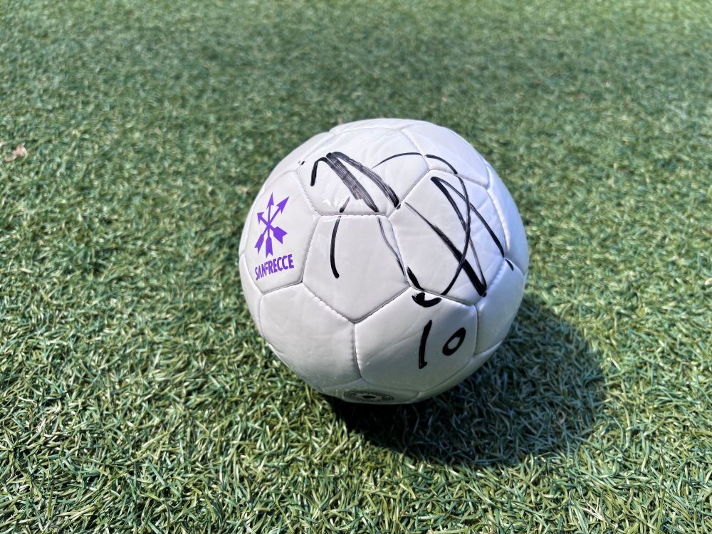 選手サイン入りボール